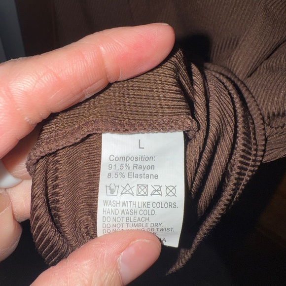 Brown Ribbed Tank Top - Picture 3 of 3